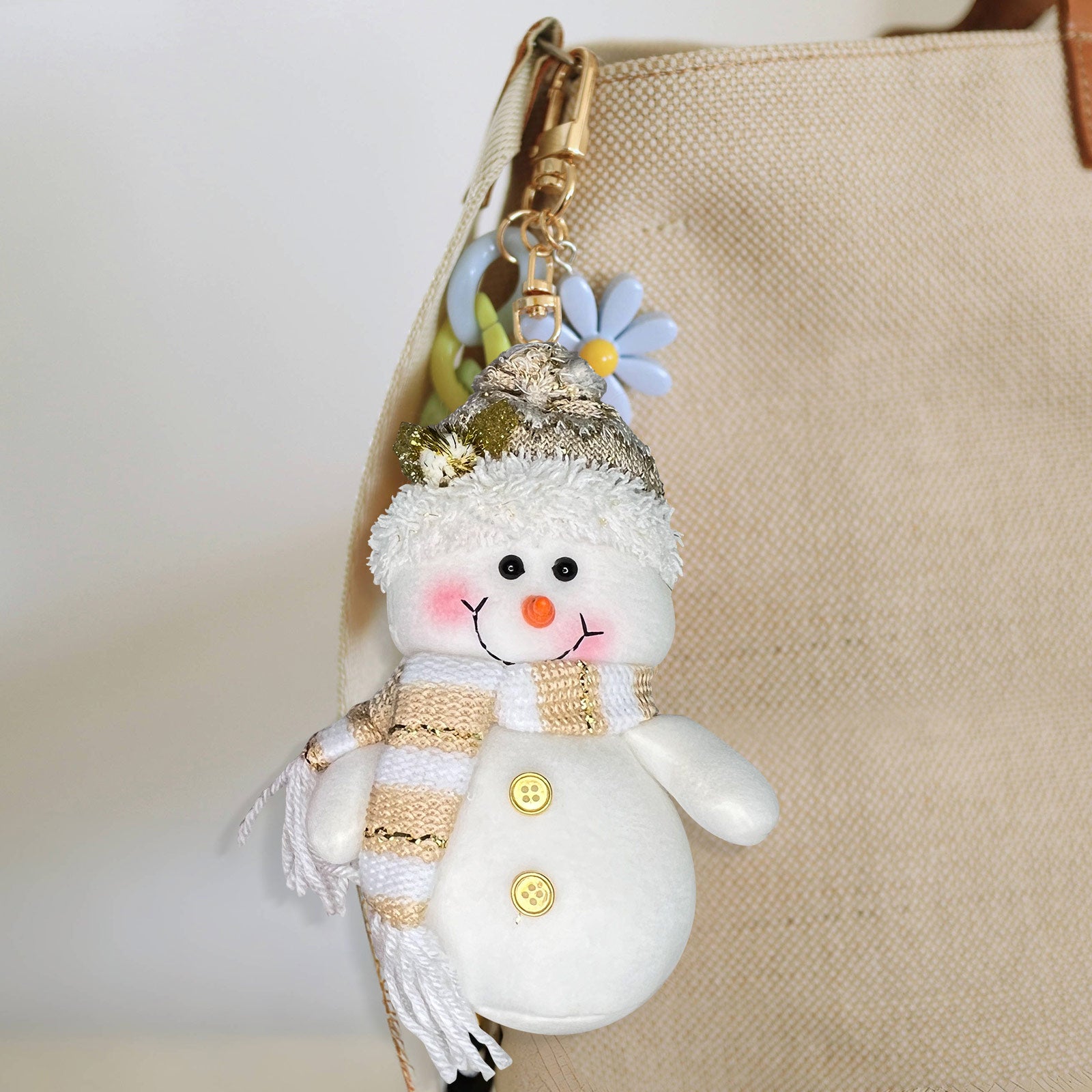 Adorable Snowman Plush Keychain – Cute Winter Bag Charm, Holiday Accessory, and Perfect Christmas Gift for All Ages