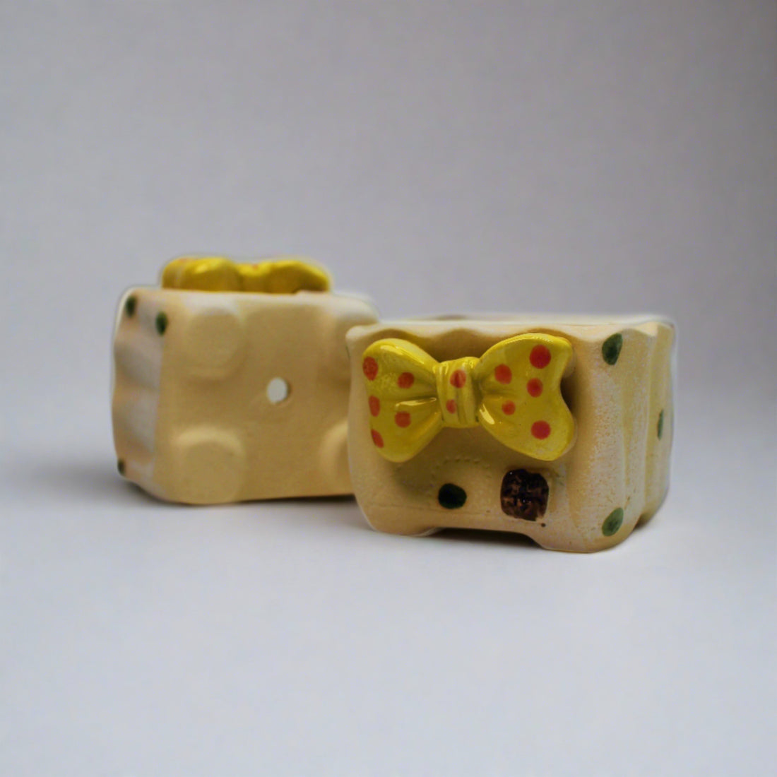 Bow Tie Clay Plant Pot, Korean Style Garden Planters