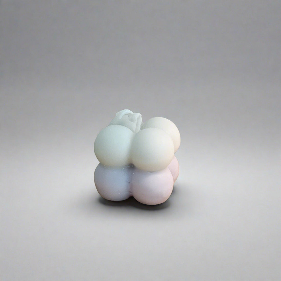 Nuage Candles, L&