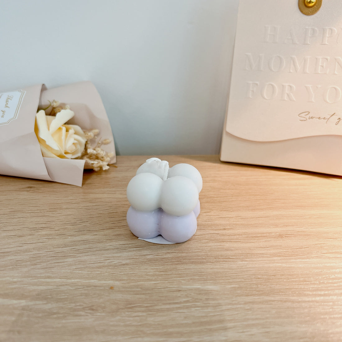 Nuage Candles, L&